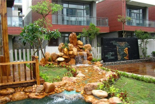 Hòn Non Bộ Kết Hợp Hồ Cá Koi: Tuyệt Tác Cảnh Quan hon non bộ nuoi ca ket hop dong thac nuoc san vuon